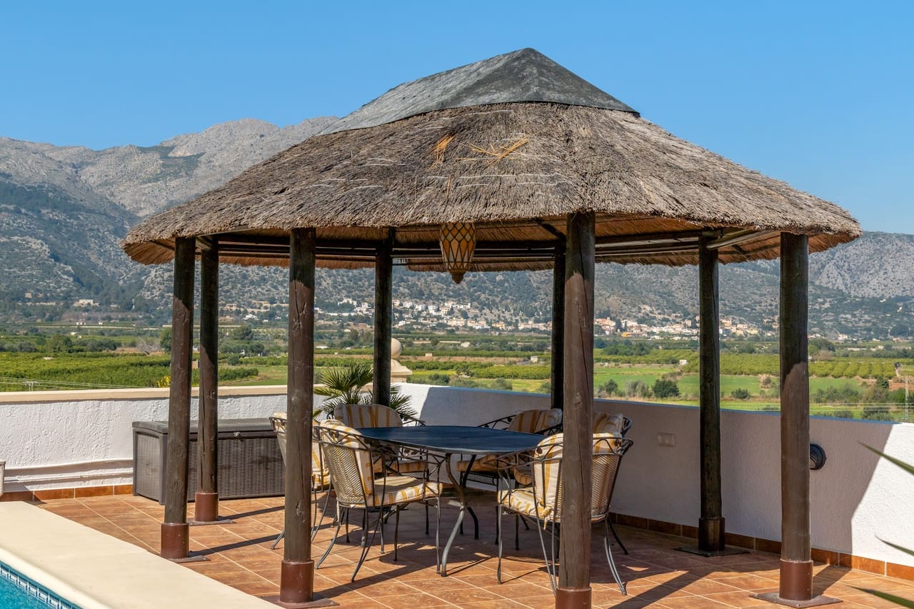 4 soveværelse Villa til salg i Orba - € 599.950 (Ref: 9675910)