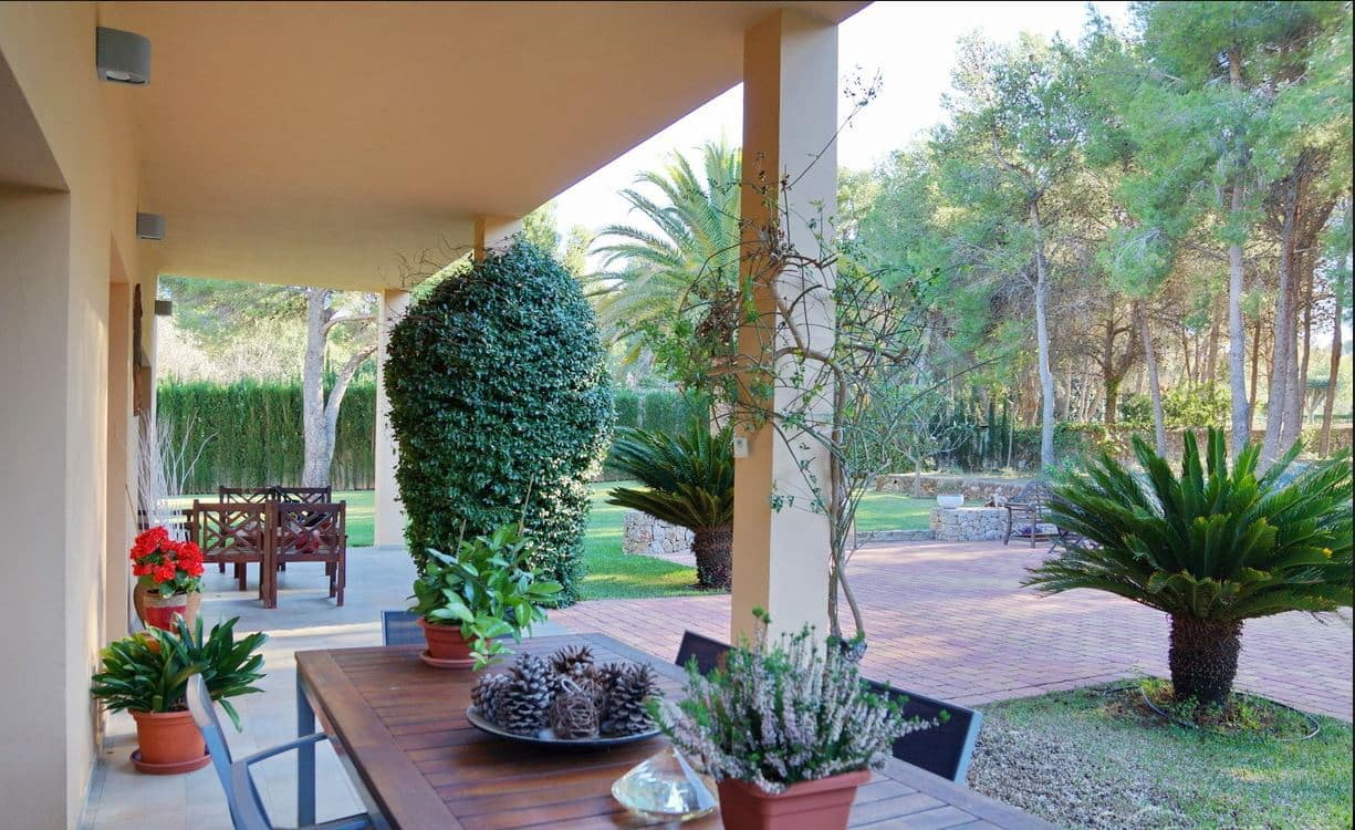 5 bedroom Villa for sale in Denia with pool garage - € 2,995,000 (Ref: 9675915)