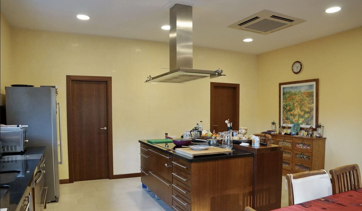 5 bedroom Villa for sale in Denia with pool garage - € 2,995,000 (Ref: 9675915)