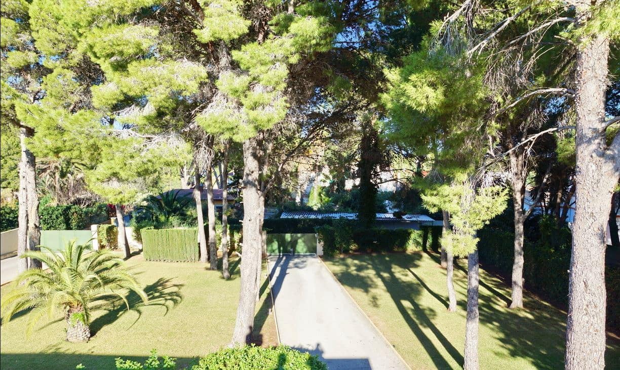 5 bedroom Villa for sale in Denia with pool garage - € 2,995,000 (Ref: 9675915)