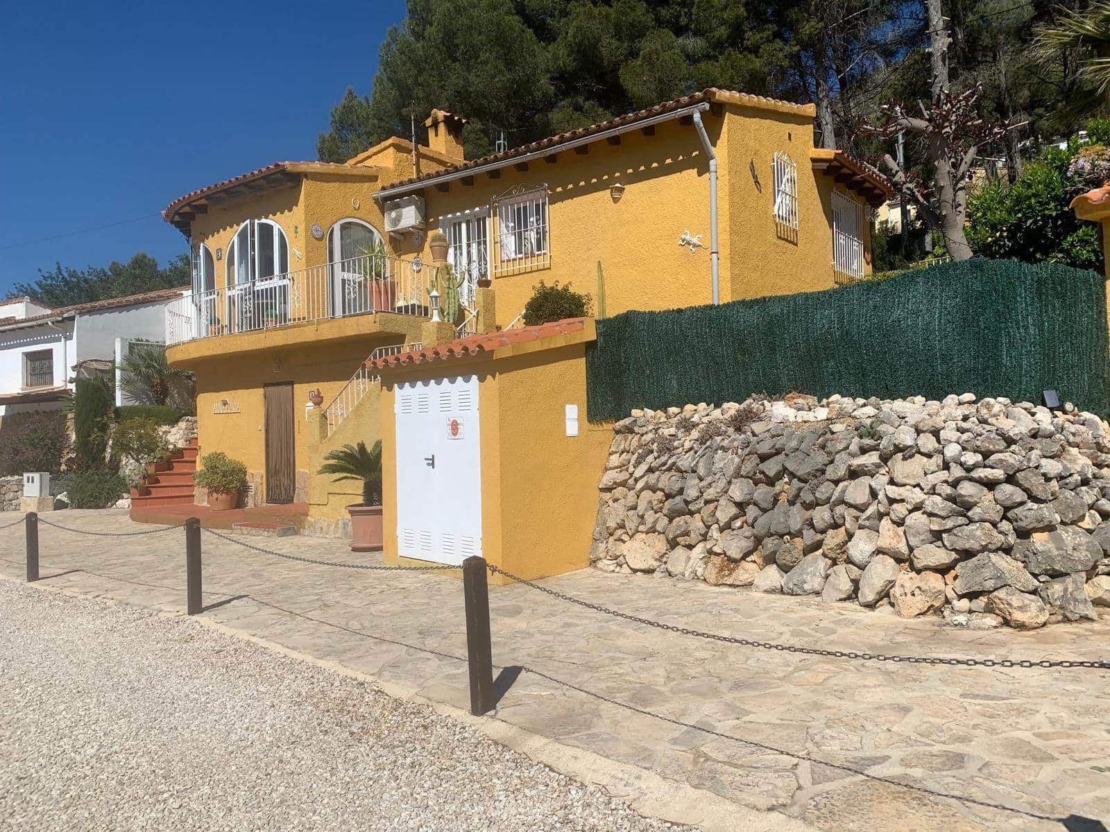 3 bedroom Villa for sale in Alcalali / Alcanali with pool garage - € 420,000 (Ref: 9737025)