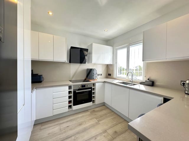 2 makuuhuone Huvila myytävänä paikassa Moraira, Teulada-Moraira mukana uima-altaan 
autotalli - 875 000 € (Ref: 9737027)