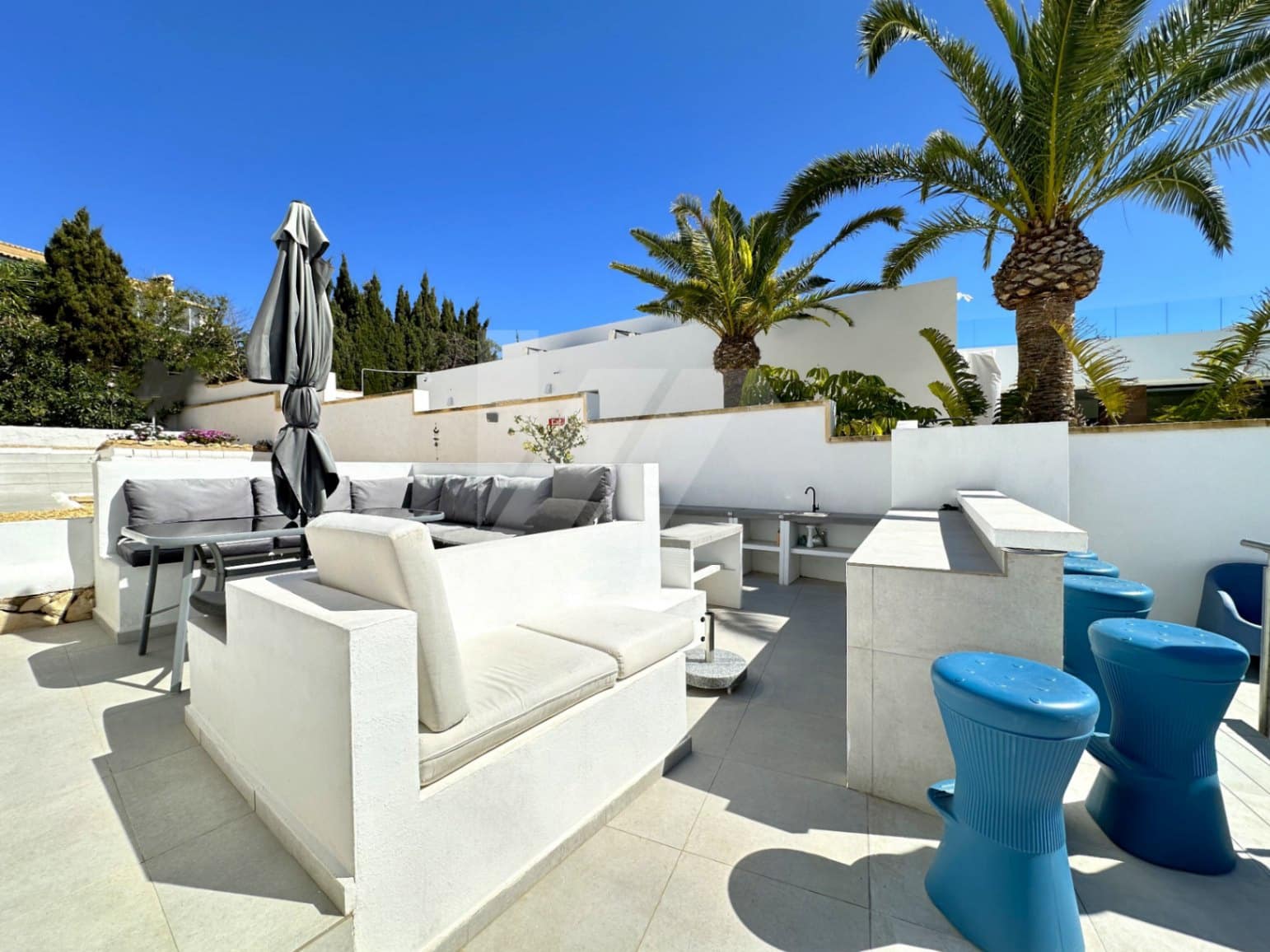 2 makuuhuone Huvila myytävänä paikassa Moraira mukana uima-altaan 
autotalli - 875 000 € (Ref: 9737027)