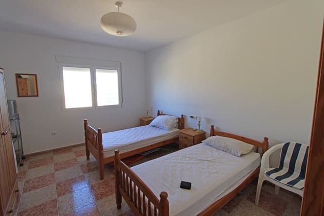 Chalet de 4 habitaciones en Tormos en venta con garaje - 425.000 € (Ref: 9737030)