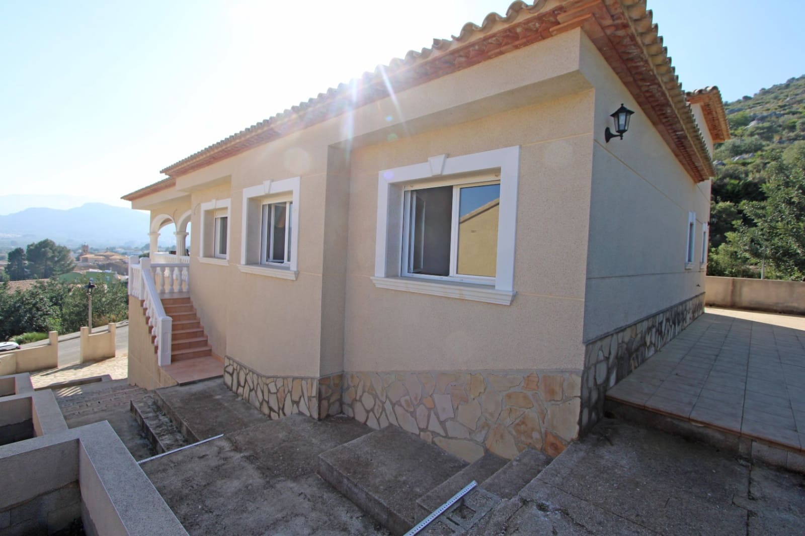4 bedroom Villa for sale in Tormos with garage - € 425,000 (Ref: 9737030)
