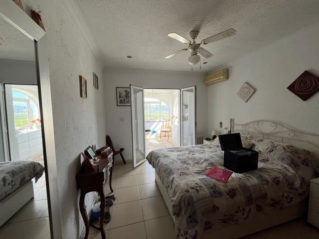 2 chambre Villa/Maison à vendre à Orba avec piscine garage - 420 000 € (Ref: 9798062)