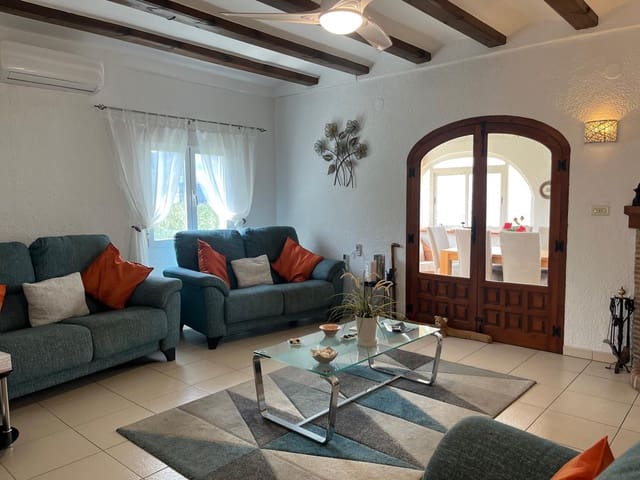 2 sovrum Villa till salu i Orba med pool garage - 420 000 € (Ref: 9798062)