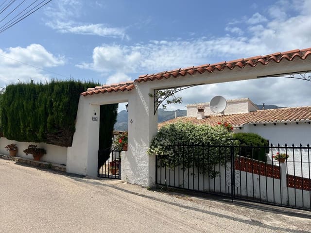 2 sovrum Villa till salu i Orba med pool garage - 420 000 € (Ref: 9798062)