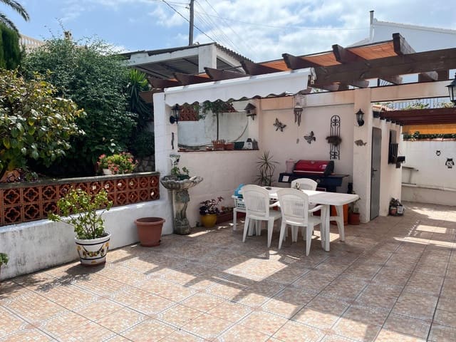 2 sovrum Villa till salu i Orba med pool garage - 420 000 € (Ref: 9798062)