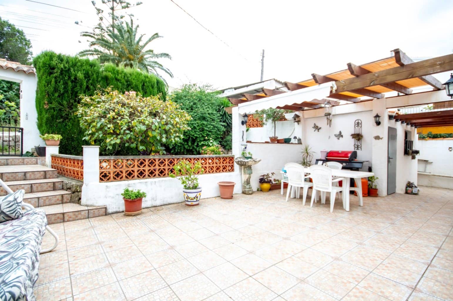 2 bedroom Villa for sale in Orba with pool garage - € 420,000 (Ref: 9798062)