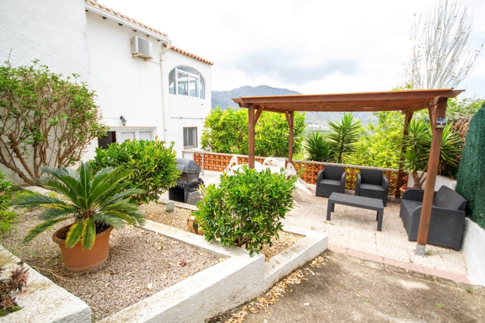 2 bedroom Villa for sale in Orba with pool garage - € 420,000 (Ref: 9798062)