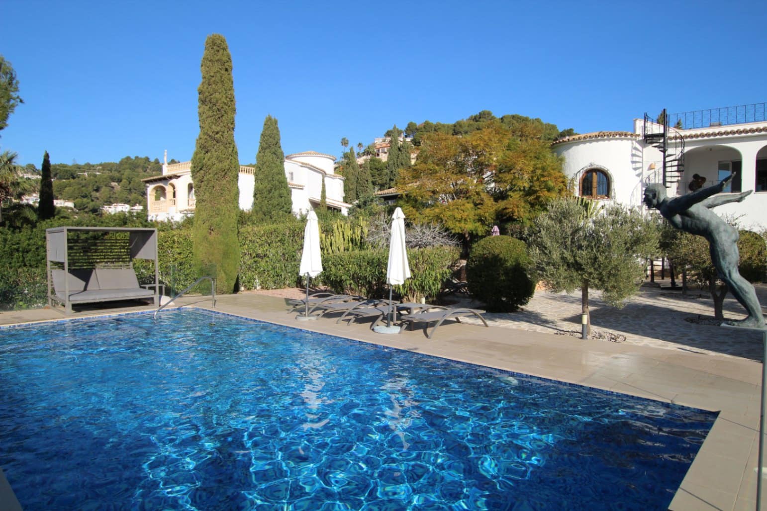 2 bedroom Villa for sale in Benissa with pool garage - € 1,499,000 (Ref: 9821250)