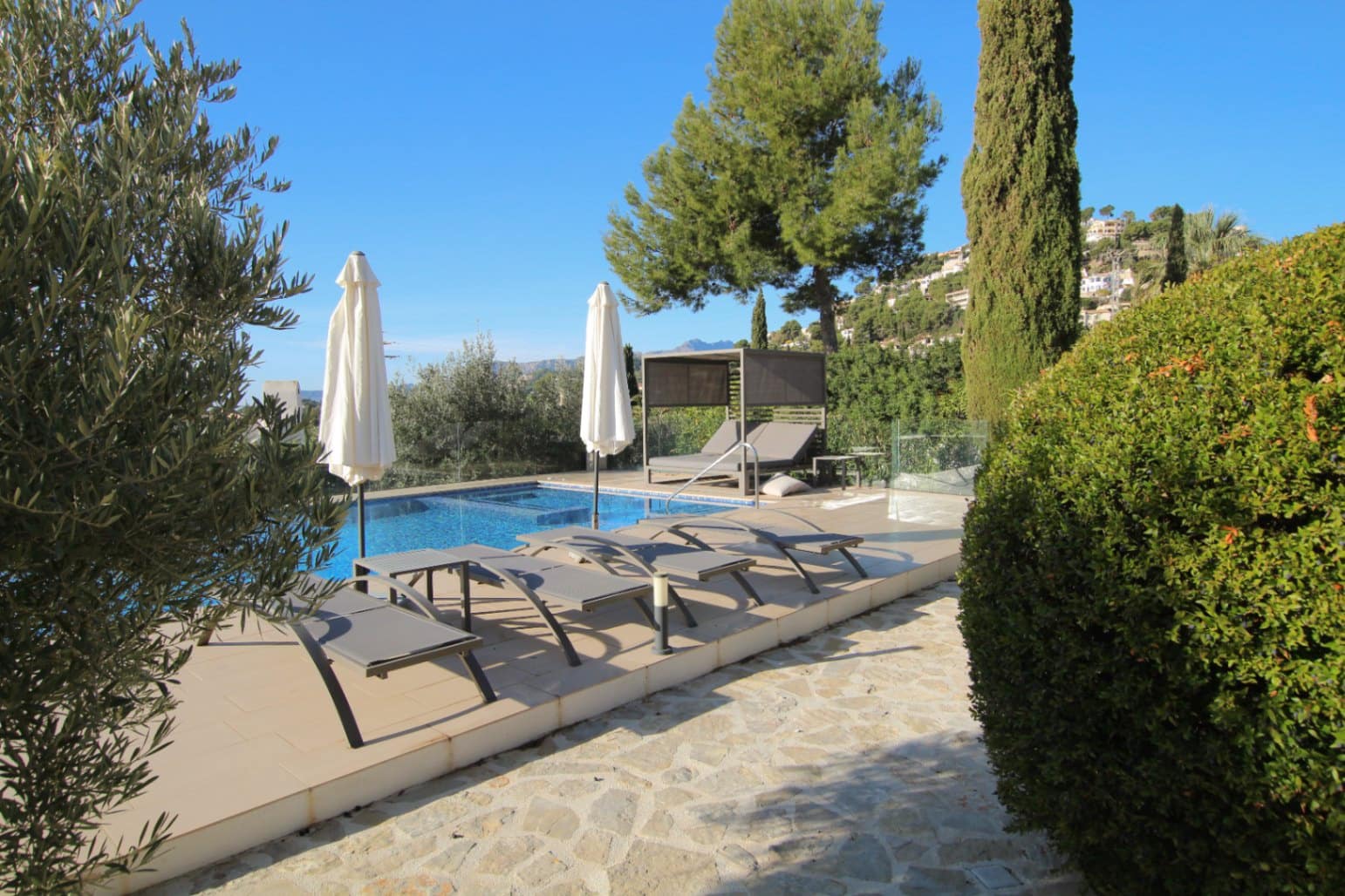 2 bedroom Villa for sale in Benissa with pool garage - € 1,499,000 (Ref: 9821250)