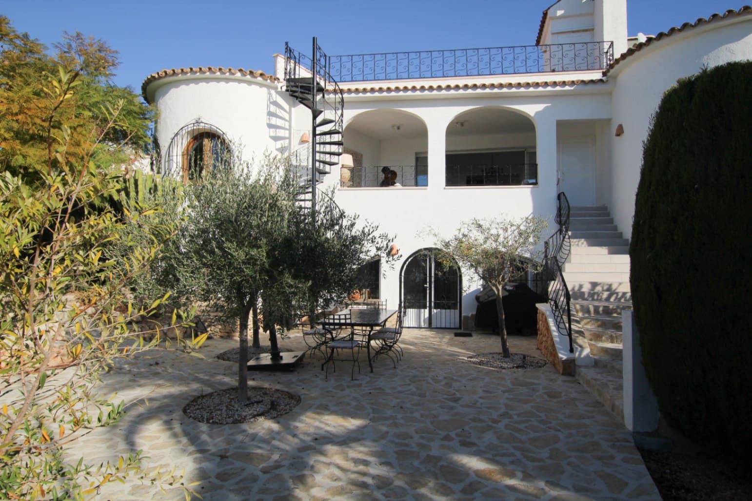 2 bedroom Villa for sale in Benissa with pool garage - € 1,499,000 (Ref: 9821250)