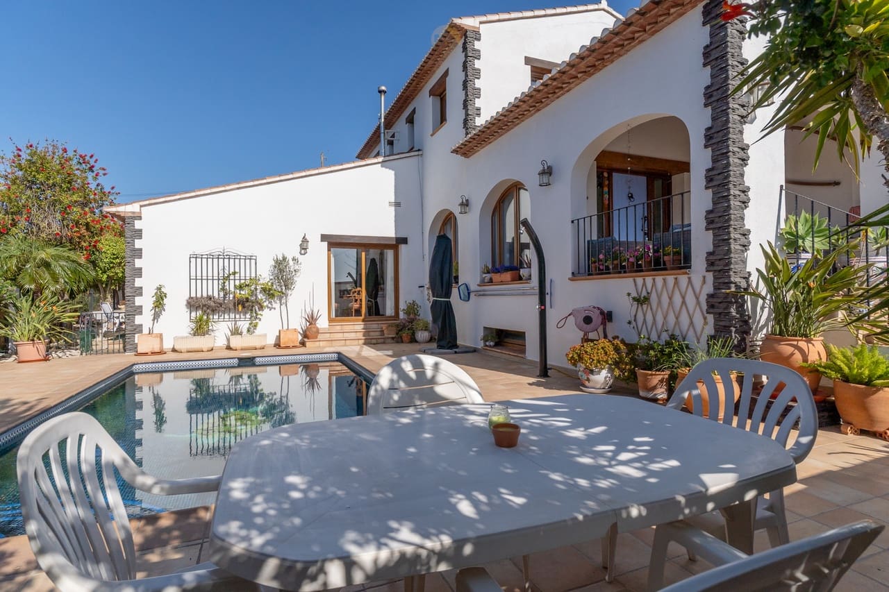 6 bedroom Villa for sale in Alcalali / Alcanali - € 649,950 (Ref: 9821251)