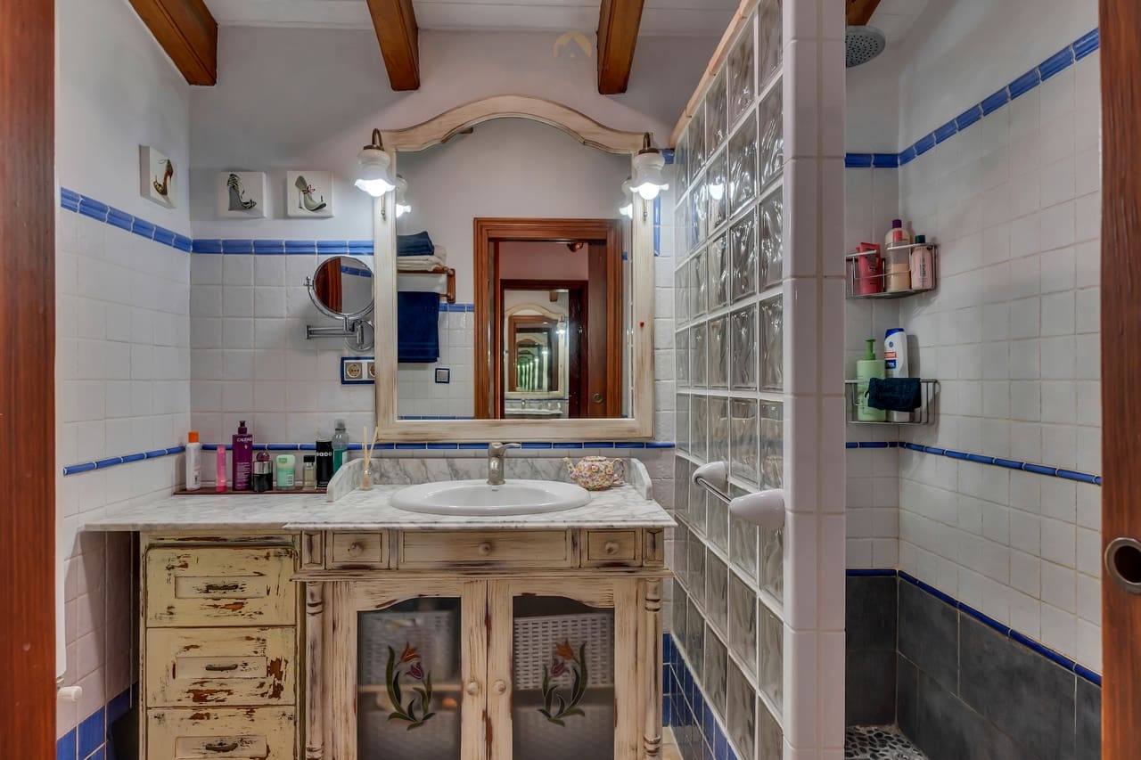 6 bedroom Villa for sale in Alcalali / Alcanali - € 649,950 (Ref: 9821251)