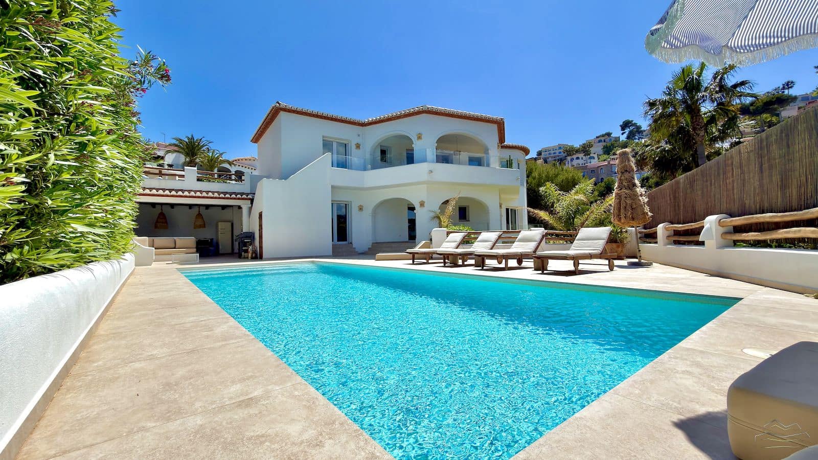 4 sypialnia Willa na sprzedaż w Javea / Xabia z basenem garażem - 1 850 000 € (Ref: 9867616)