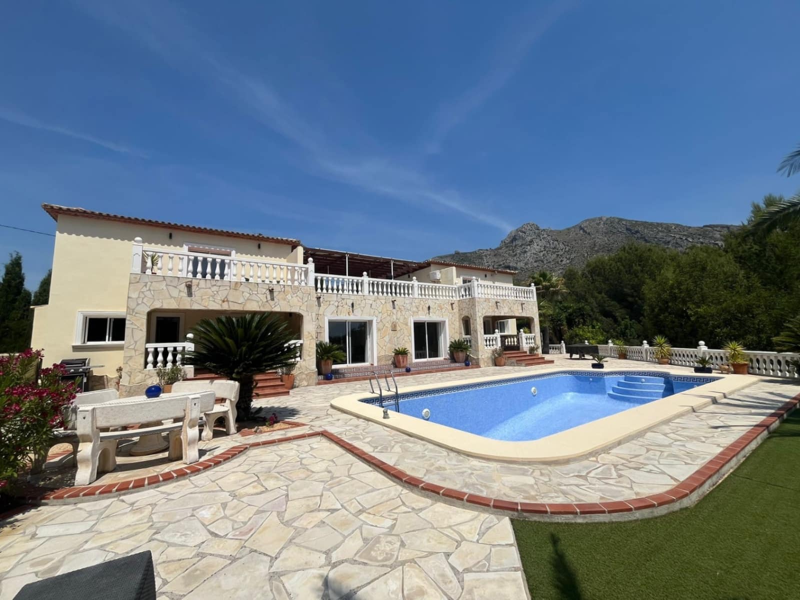 6 soveværelse Finca/Landehus til salg i Benigembla / Benichembla med garage - € 920.000 (Ref: 9882674)