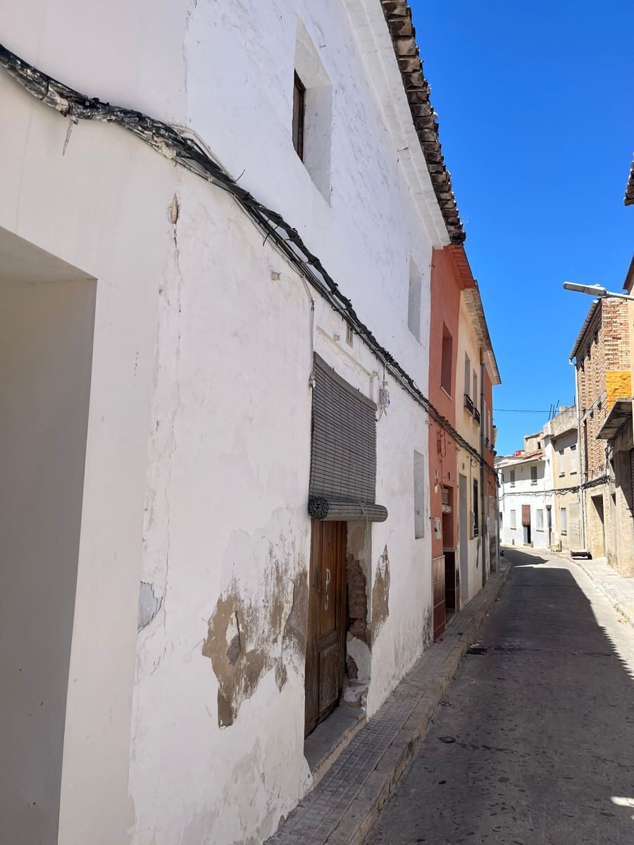 Casa em Banda para venda em Pego - 120 000 € (Ref: 9882680)