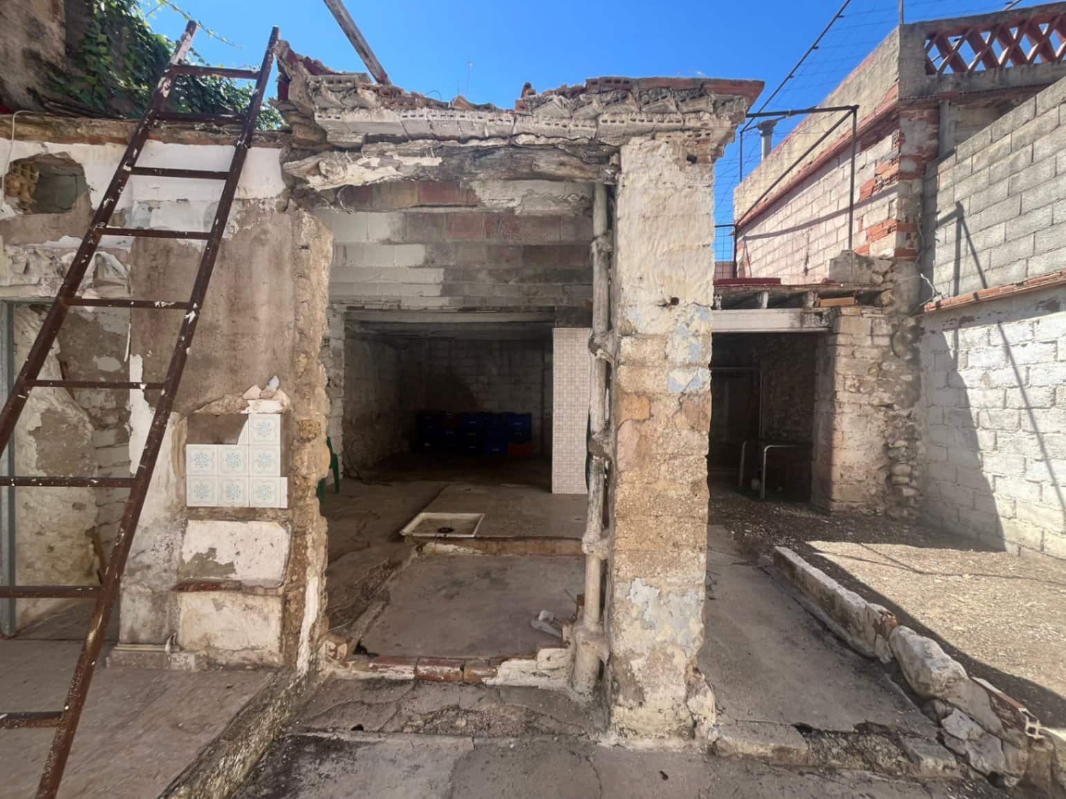 Casa em Banda para venda em Pego - 120 000 € (Ref: 9882680)