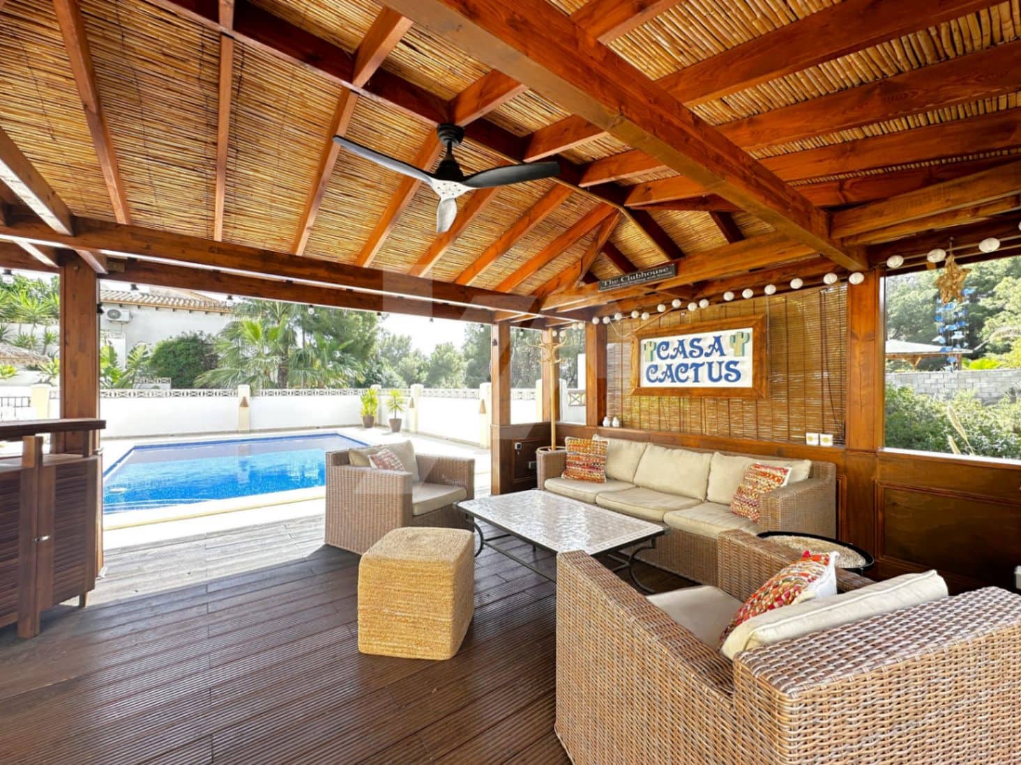 2 bedroom Villa for sale in Montemar with pool garage - € 625,000 (Ref: 9882681)