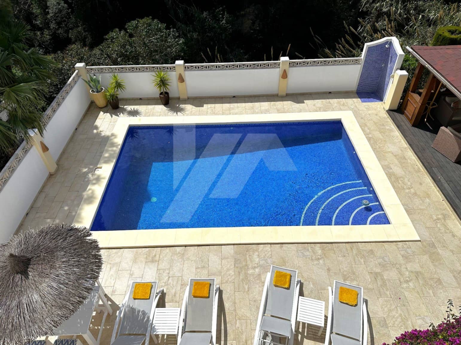2 bedroom Villa for sale in Montemar with pool garage - € 625,000 (Ref: 9882681)