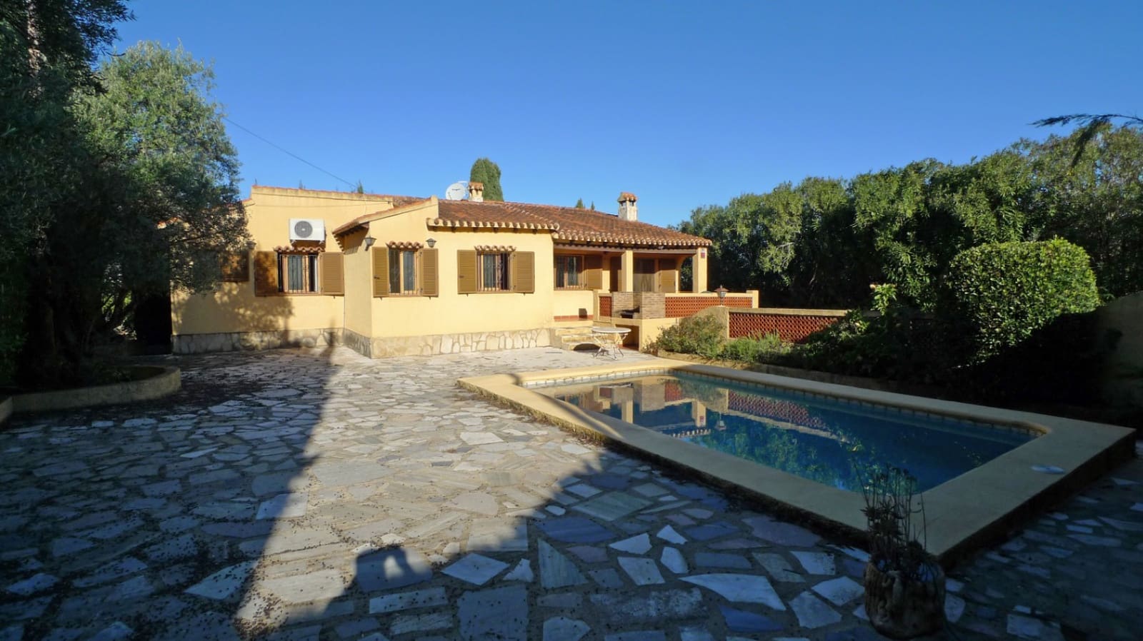 2 slaapkamer Villa te koop in Orba met zwembad garage - € 370.000 (Ref: 9894978)