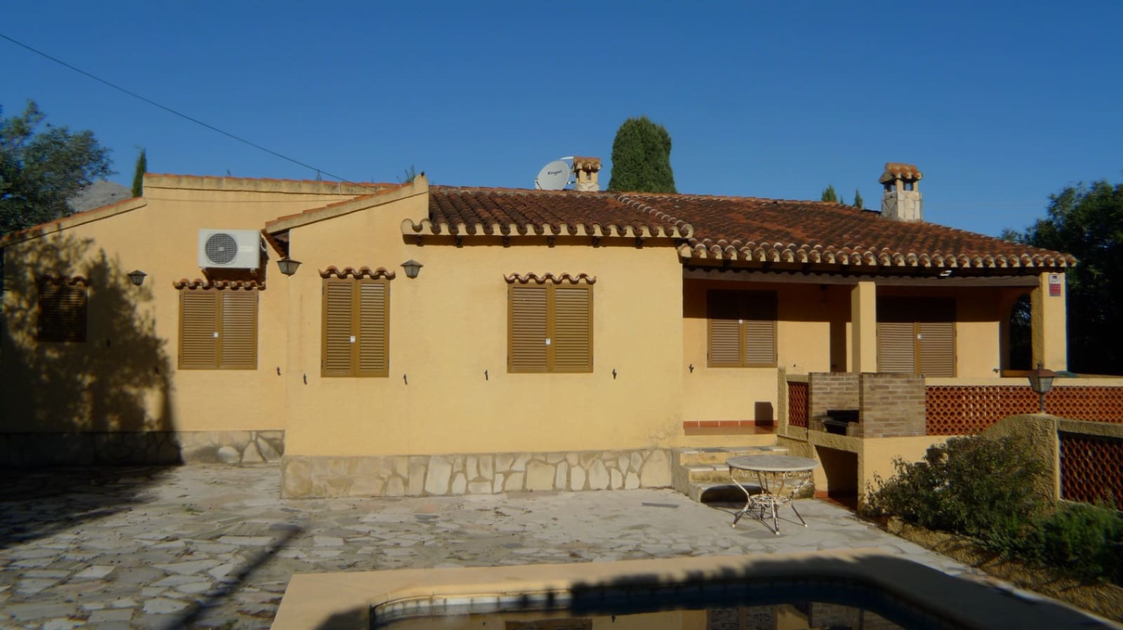 2 slaapkamer Villa te koop in Orba met zwembad garage - € 370.000 (Ref: 9894978)