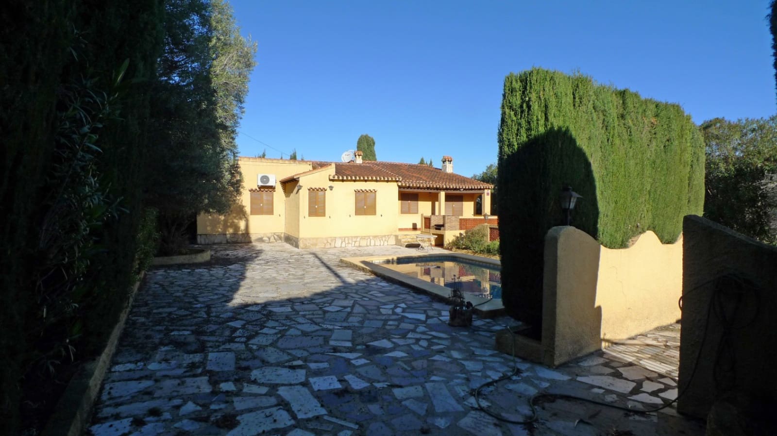 2 slaapkamer Villa te koop in Orba met zwembad garage - € 370.000 (Ref: 9894978)