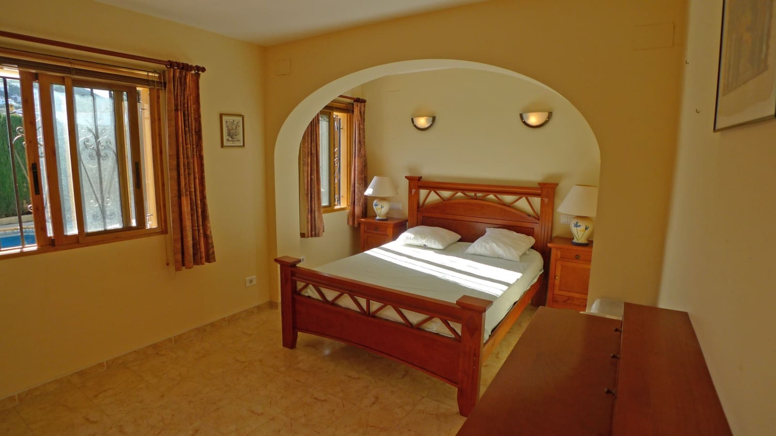 2 slaapkamer Villa te koop in Orba met zwembad garage - € 370.000 (Ref: 9894978)