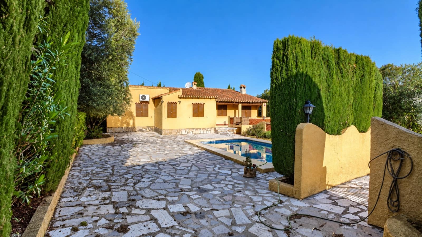 2 bedroom Villa for sale in Orba with pool garage - € 370,000 (Ref: 9894978)