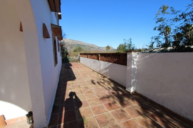 Chalet de 5 habitaciones en Orba en venta con piscina garaje - 690.000 € (Ref: 9894982)
