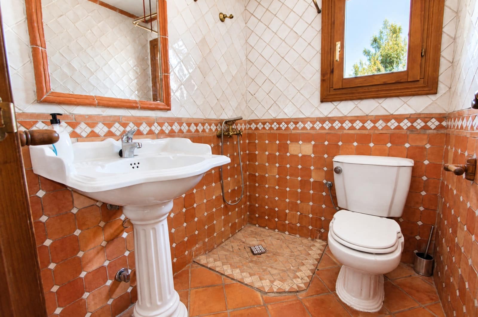 5 quarto Quinta/Casa Rural para venda em Orba com piscina garagem - 690 000 € (Ref: 9894982)