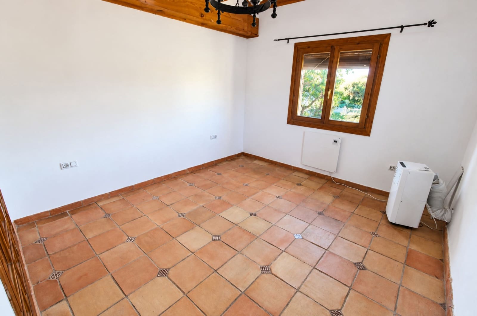 5 quarto Quinta/Casa Rural para venda em Orba com piscina garagem - 690 000 € (Ref: 9894982)