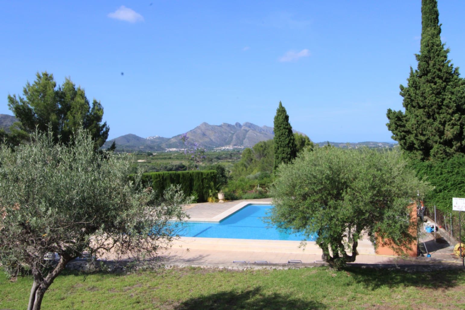 2 bedroom Villa for sale in Orba with pool garage - € 175,000 (Ref: 9927937)