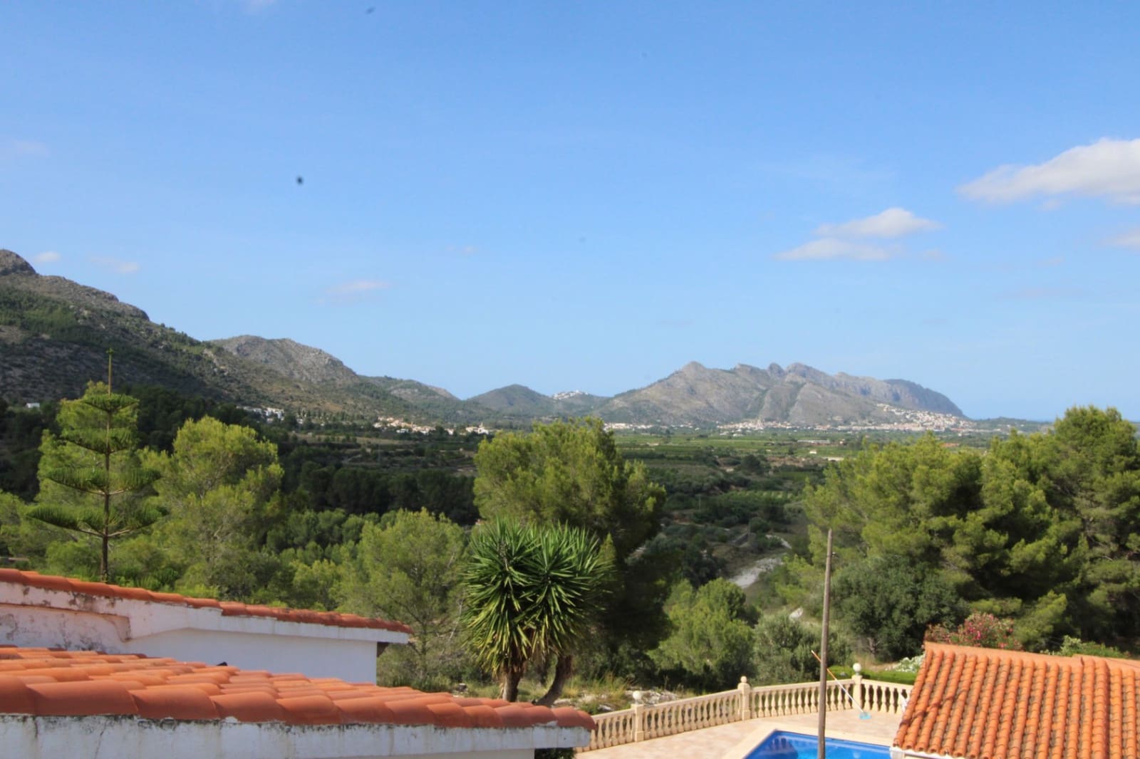 2 bedroom Villa for sale in Orba with pool garage - € 175,000 (Ref: 9927937)