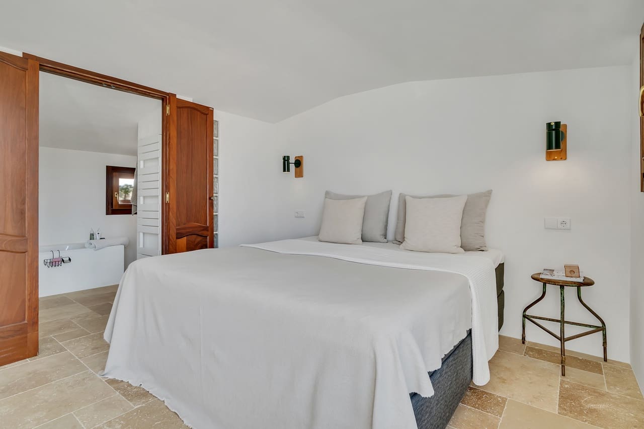 5 bedroom Villa for sale in Lliber - € 1,300,000 (Ref: 9927941)