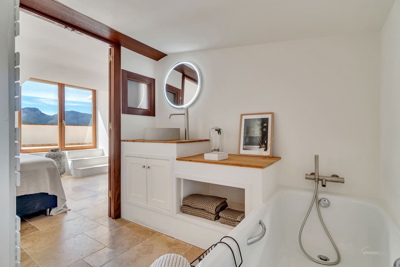5 bedroom Villa for sale in Lliber - € 1,300,000 (Ref: 9927941)