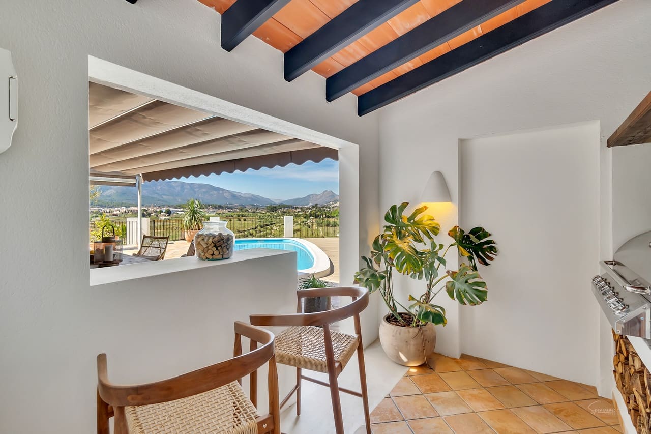 5 bedroom Villa for sale in Lliber - € 1,300,000 (Ref: 9927941)