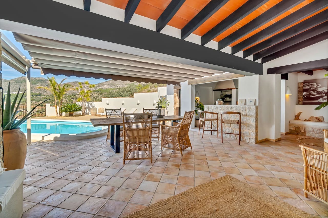 5 bedroom Villa for sale in Lliber - € 1,300,000 (Ref: 9927941)