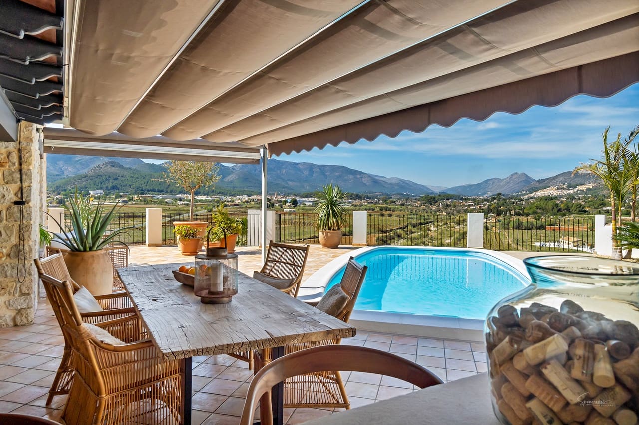 5 bedroom Villa for sale in Lliber - € 1,300,000 (Ref: 9927941)