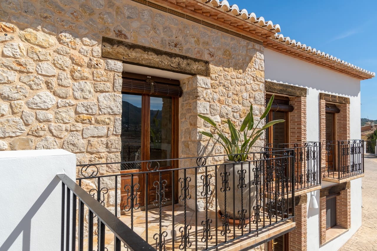 5 bedroom Villa for sale in Lliber - € 1,300,000 (Ref: 9927941)