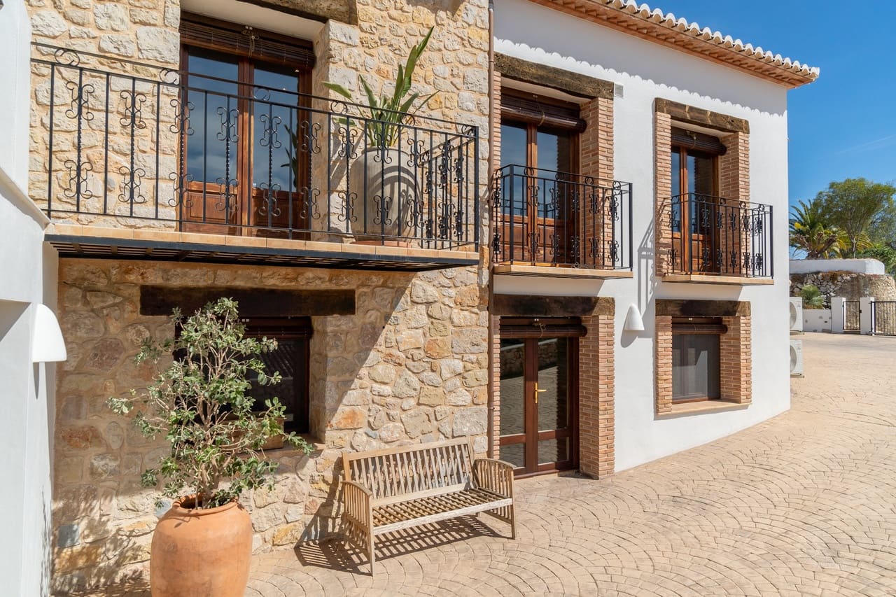5 bedroom Villa for sale in Lliber - € 1,300,000 (Ref: 9927941)