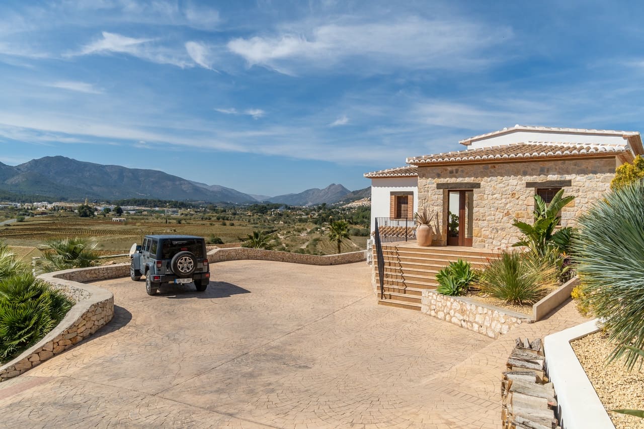 5 bedroom Villa for sale in Lliber - € 1,300,000 (Ref: 9927941)
