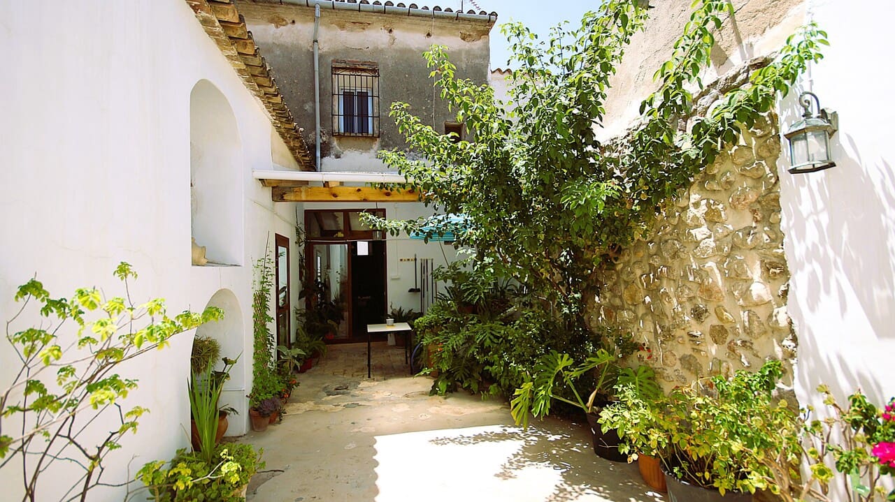 3 bedroom Townhouse for sale in Jalon / Xalo - € 425,000 (Ref: 9964223)