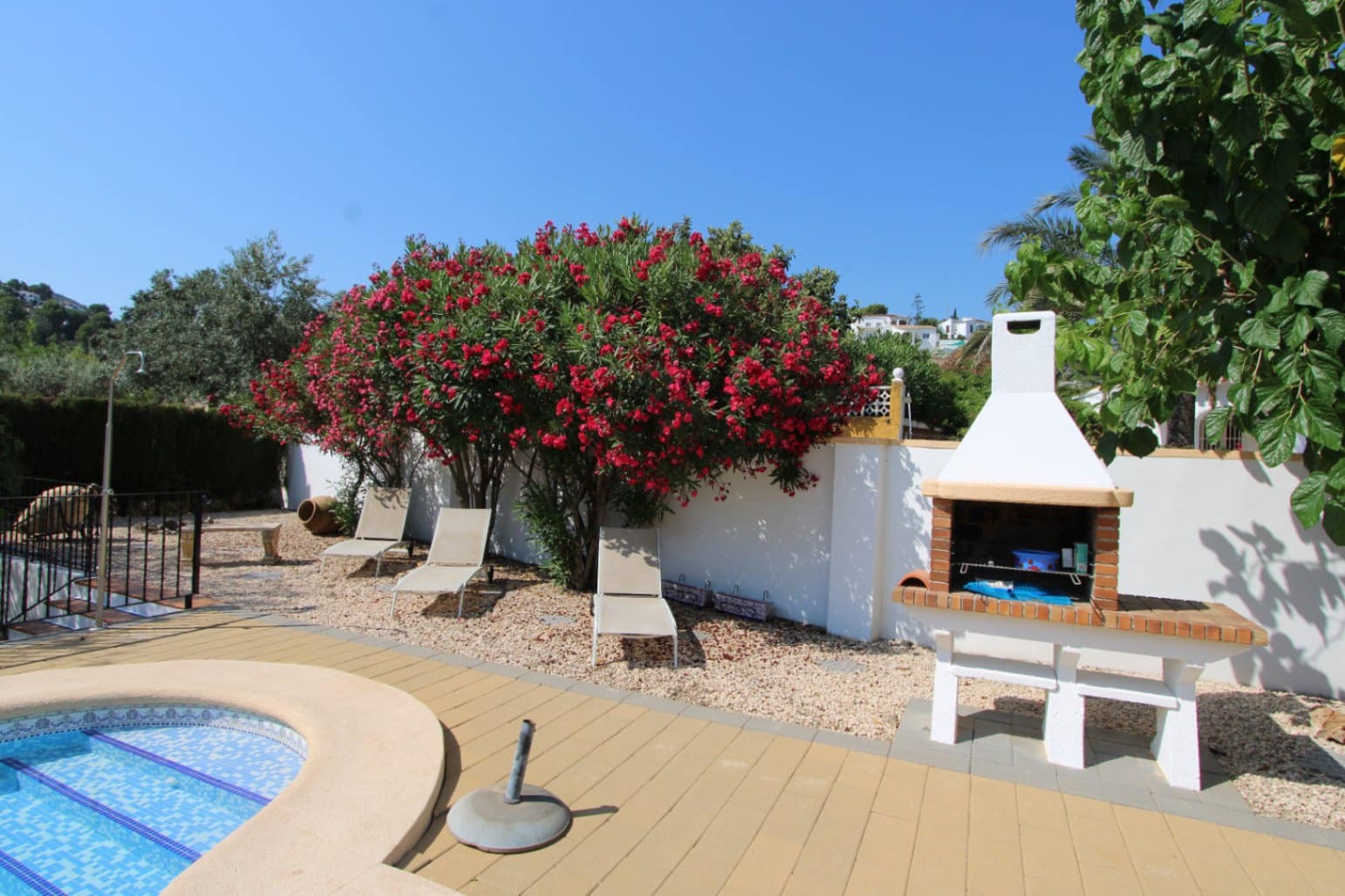 4 bedroom Villa for sale in Orba with garage - € 525,000 (Ref: 9964224)