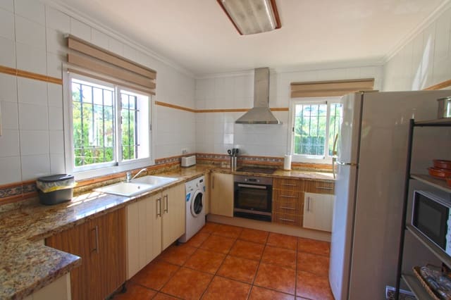 4 sovrum Villa till salu i Orba med garage - 525 000 € (Ref: 9964224)