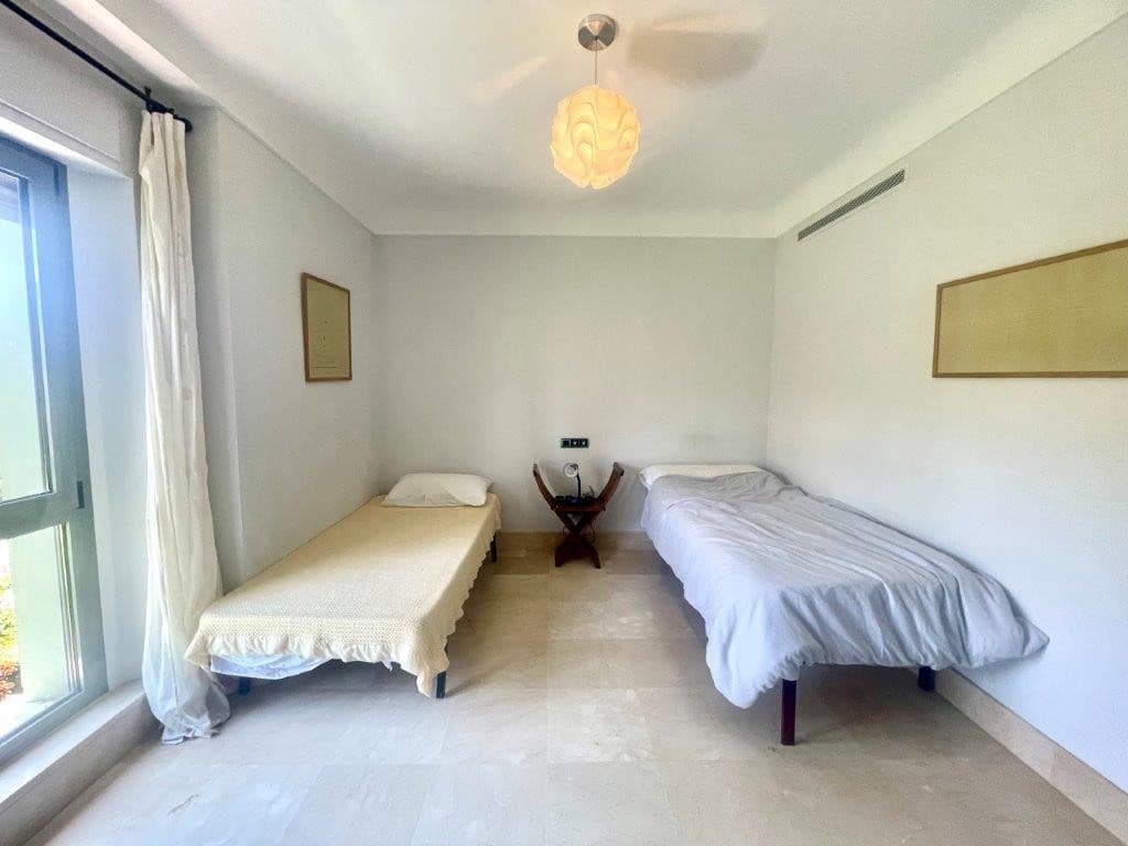 3 chambre Appartement à vendre à Sotogrande avec piscine garage - 850 000 € (Ref: 10102203)