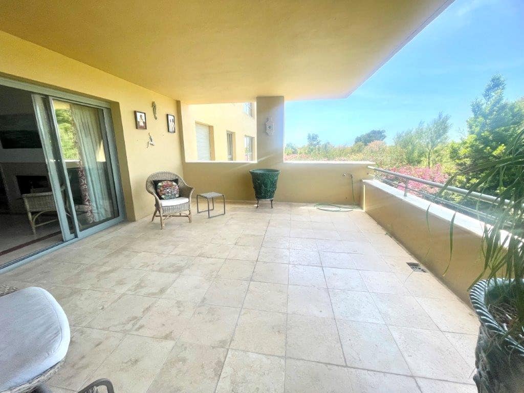 3 chambre Appartement à vendre à Sotogrande avec piscine garage - 850 000 € (Ref: 10102203)