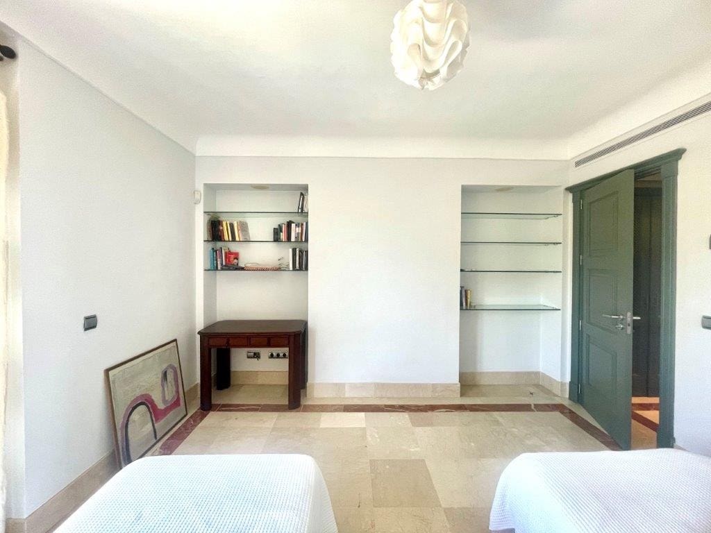 3 chambre Appartement à vendre à Sotogrande avec piscine garage - 850 000 € (Ref: 10102203)